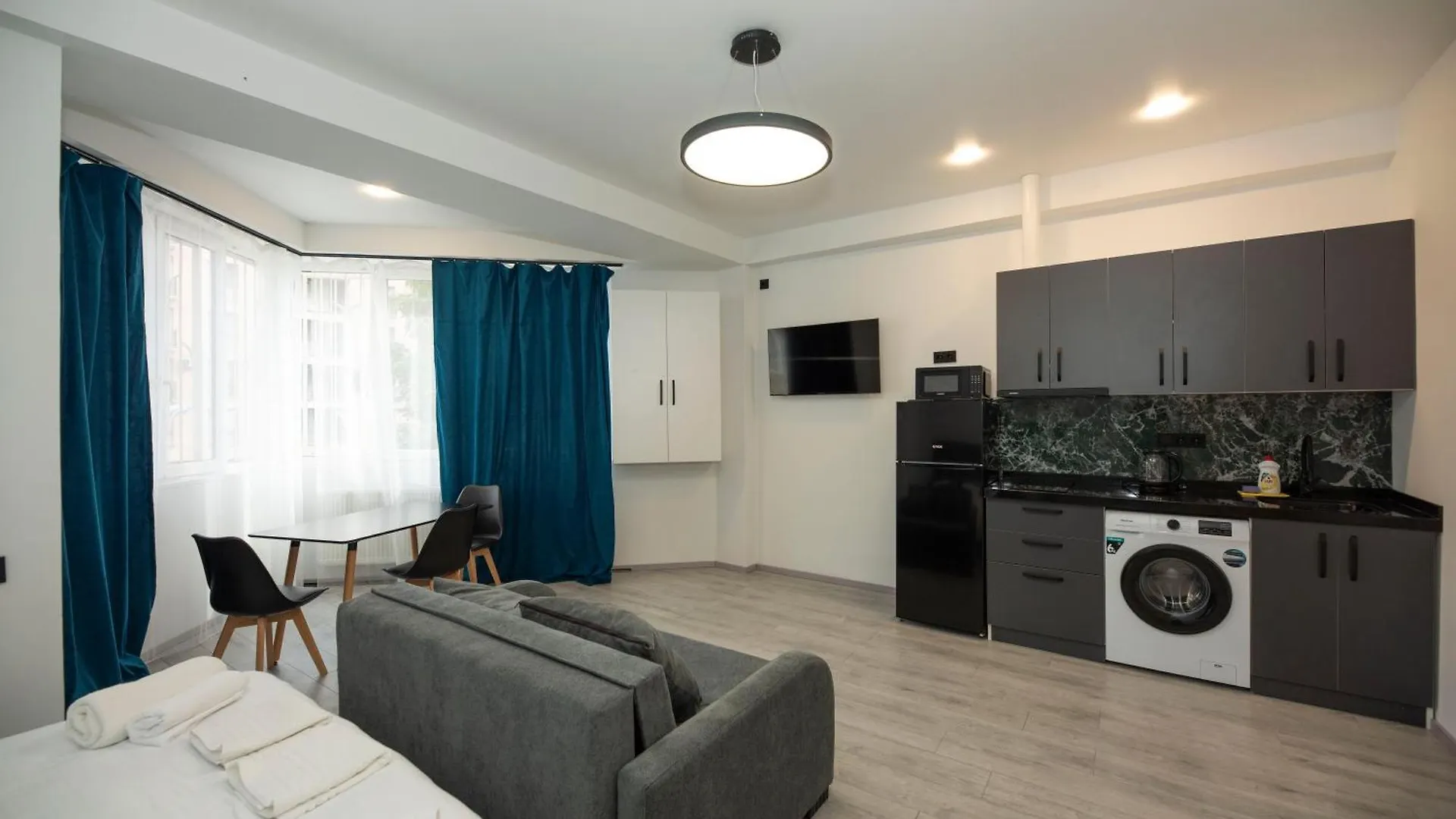 Contacten van Best Apartments Tash 2 340